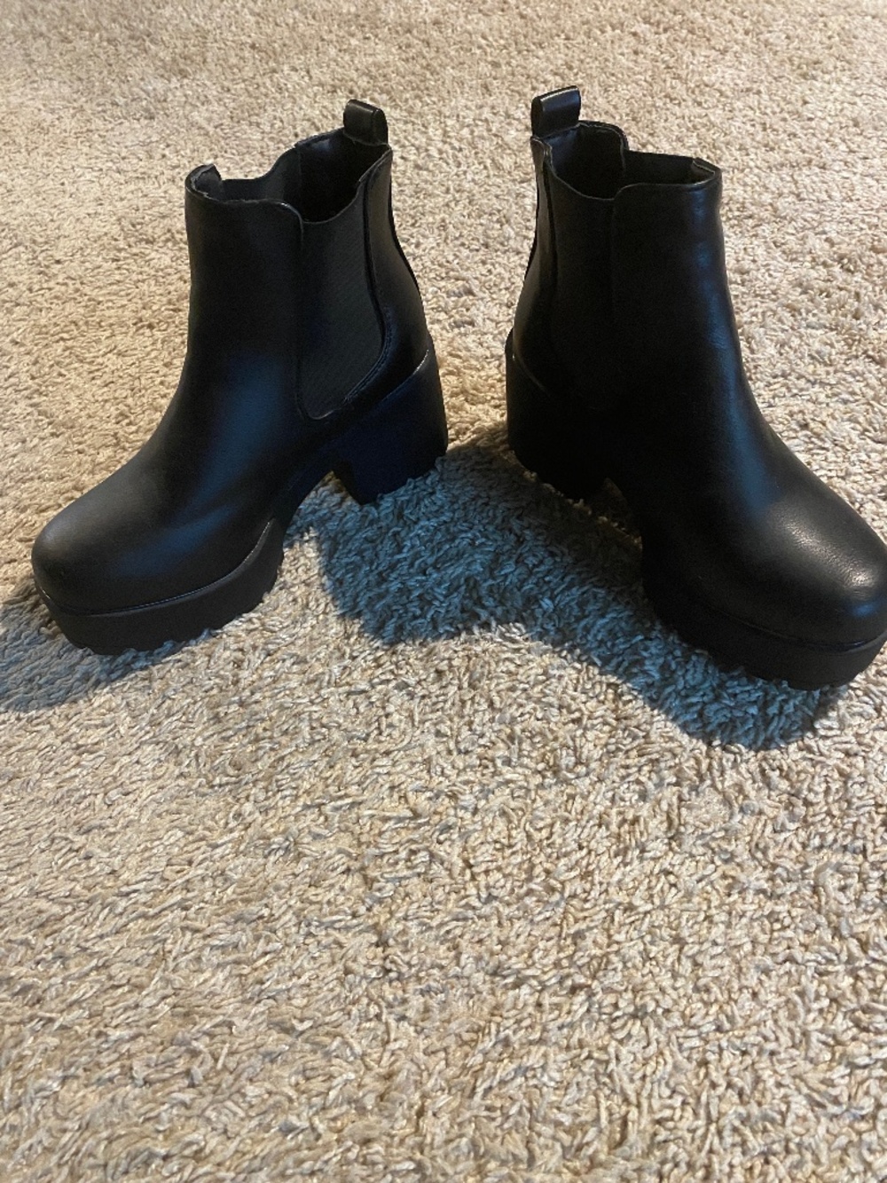 Black boots size 5